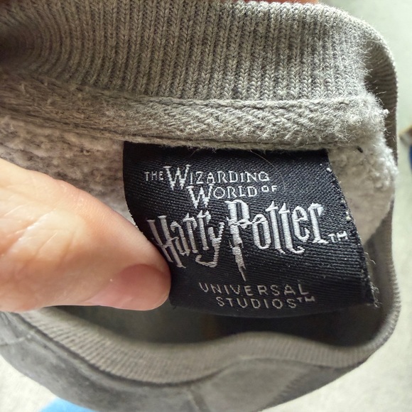 Hufflepuff sweatshirt - Picture 8 of 10